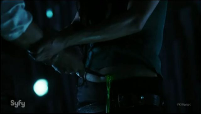 Killjoys S2x03 Green goo from abdomen