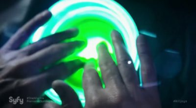 Killjoys S2x05 Khylen manipulates the green plasma