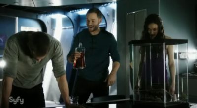 Killjoys S2x06 Johnny offers Dav some booze after the mind link with Mossie