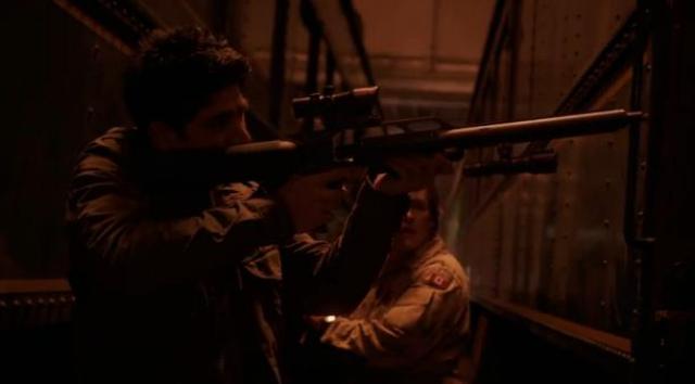 Primeval New World 01x04 Mac shoots at bird