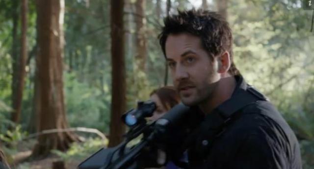 Primeval New World S1x07 Evan aims his gun