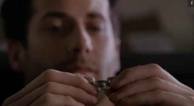 Primeval New World 01x07 Evan with ring