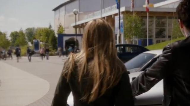 Primeval New World S1X10 Evan and Dylan arrive at sports center