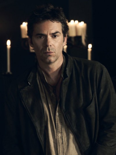 Revolution S2x01 - Billy Burke as Miles Matheson