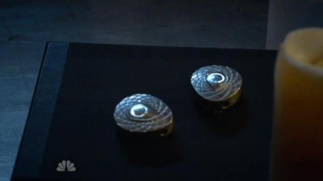 Revolution S1x12 Glowing pendants