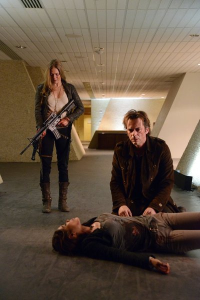 Revolution S1x20 - Tracy Spiridakos as Charlie Matheson, Daniella Alonso as Nora, Billy Burke as Miles Matheson -- (Photo by: Brownie Harris/NBC)