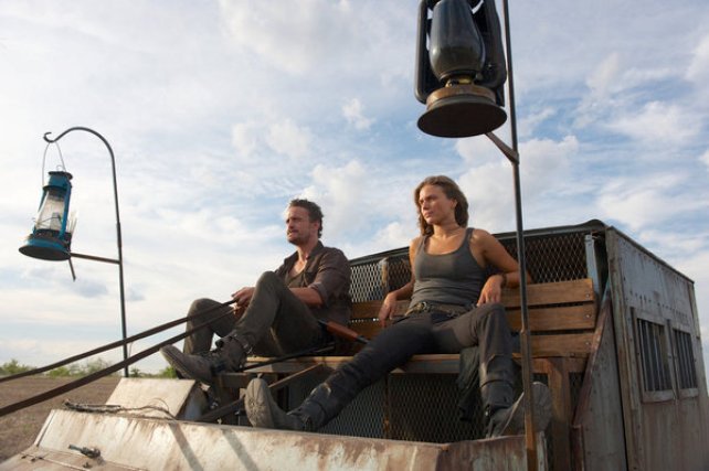 Revolution S2x04 - Charlie and Monroe are only 10 miles away  "Patriot Games" Episode 204 -- Pictured: (l-r) David Lyons as Gen. Sebastian Monroe, Tracy Spiridakos as Charlie Matheson -- (Photo by: Felicia Graham/NBC)