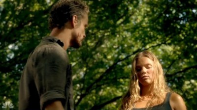 Revolution S2x03 - Monroe tells Charlie they have to save her Mom fter knocking out Adam