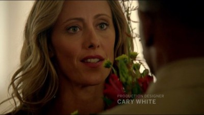 Revolution S2x11 - Tom delivers flowers to Julia as a ruse