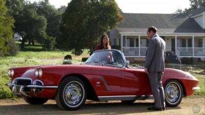 Agents of SHIELD S1x01 - Agent Coulson and Skye head out in Lola