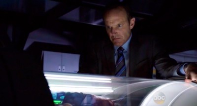 Agents of SHIELD - S1x14 T.A.H.I.T.I. - Coulson Standing Vigil