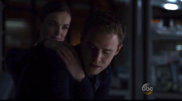 Agents of SHIELD - Shadows - FitzSimmons Holding Hands
