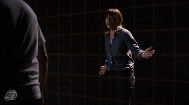 Agents of SHIELD - S2x07 - The Writing on the Wall - Skye Trapped