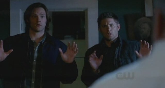 Supernatural S7x06 - Sam and Dean at gunpoint