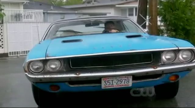 Supernatural S7x08 - Dean pulls up in blue clunker with zoomed in tag NC S5I-2978.