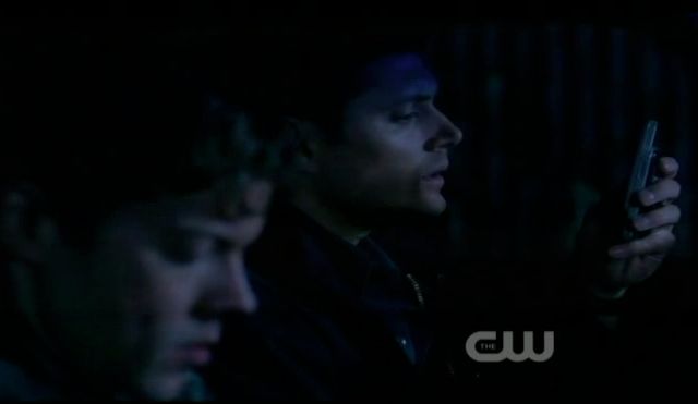 Supernatural S7x15 - Dean and Jeffrey getting to the demons lair