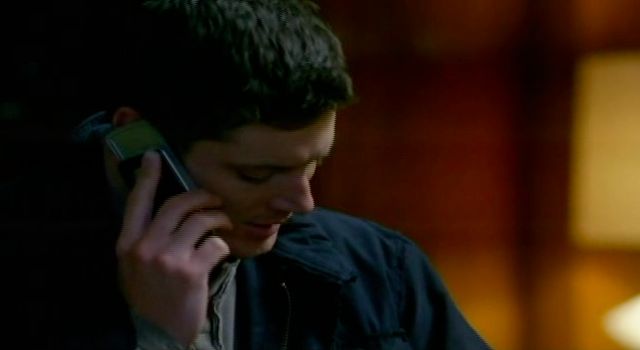 Supernatural S7x15 - Dean on the phone with Frank