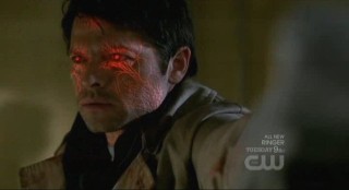 Supernatural S7x17 - Castiel absorbs evil saving Sam