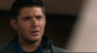 Supernatural S7x17 - Dean learns Sam is in trouble