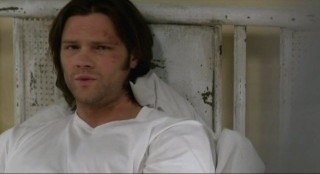 Supernatural S7x17 - Sam is in the hospital
