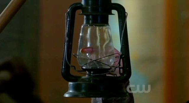 Supernatural S7x19 - Bobby tries to move a lantern