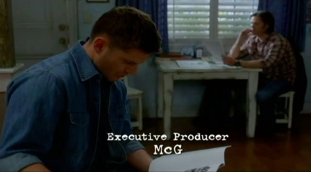 Supernatural S7x19 - Dean and Sam looking over Annies case