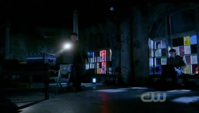 Supernatural S7x21 - Dean and Sam arrive at old warehouse with case