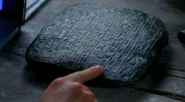 Supernatural S7x21 - Stone with symbols