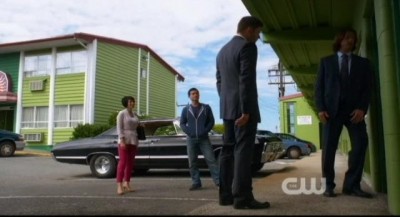 Supernatural S8x02 - Dean Sam Kevin and Tiger Mommy at the house