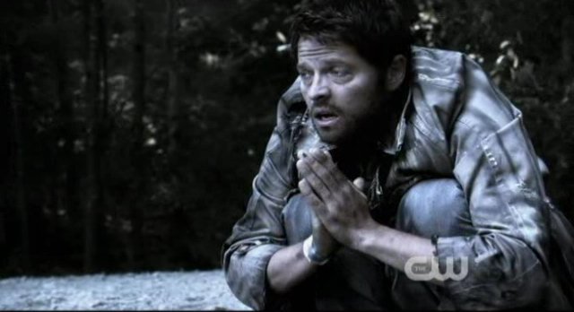 Supernatural S8x02 - Poor Cas looks terrible in Purgatory