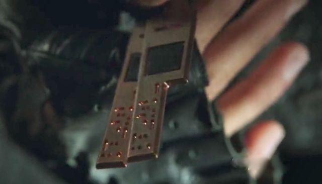 Terra Nova S1x05 - Electronic dog tags carried by Taylor's soldiers