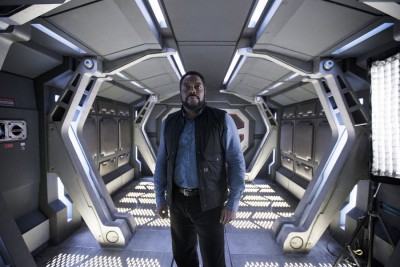 The Expanse S1x06 Colonel Johnson the Butcher in the airlock at Tycho Station