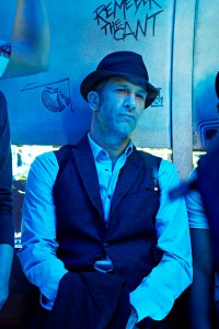 The Expanse S1x06 Miller is about to be tortured and nearly hit Rock Bottom before befoing one of the Cool Kids