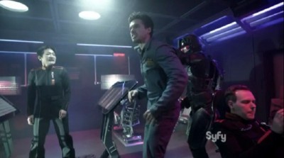 The Expanse S1x04 Holden demands his crew mates be saved