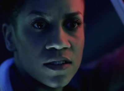 The Expanse S1x07 Naomi prepares to cut power to override the operations fail safe
