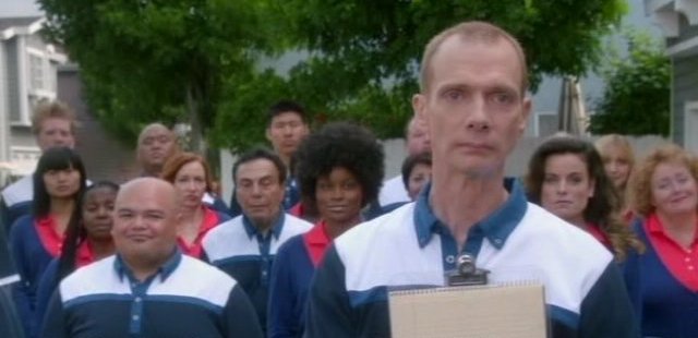 The Neighbors S1x02 - Doug Jones guest stars as Dominique Wilkins