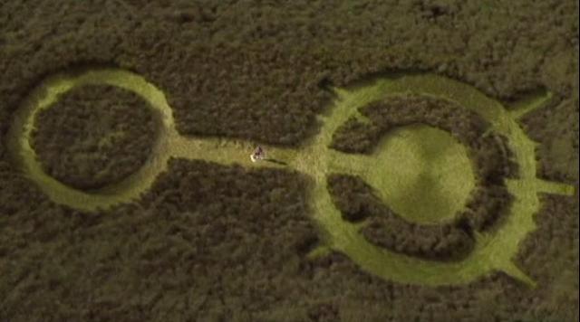 The Neighbors S1x08 Crop circle