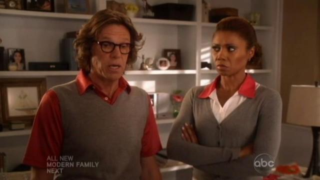 The Neighbors S1x10 Jackie is very angry with Larry