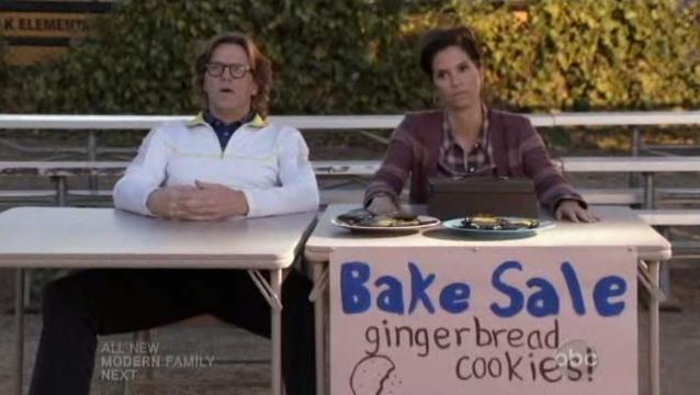 The Neighbors S1x11 Bakesale table