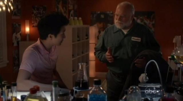 The Neighbors S1x12 Reggie and Janitor2