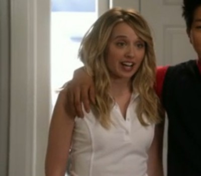 The Neighbors S2x01 - Megan Park as Jane