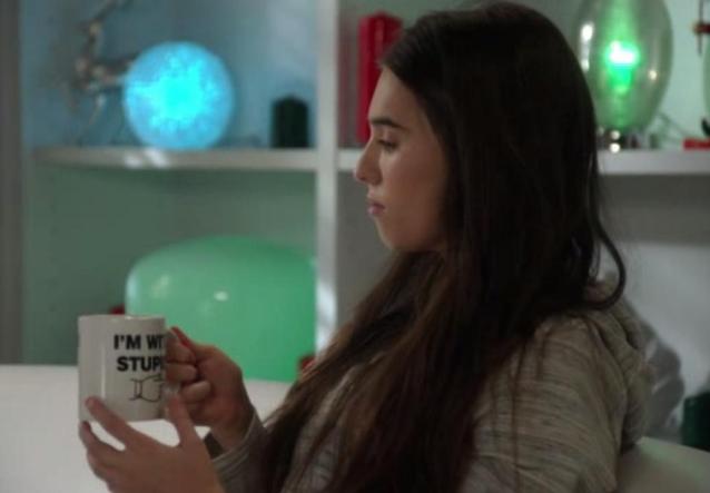 The NeighborsS2x11 Amber with mug Im with stupid