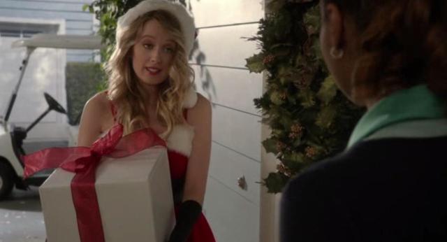 The NeighborsS2x11 Jane arrives with the perfect present for Reggie