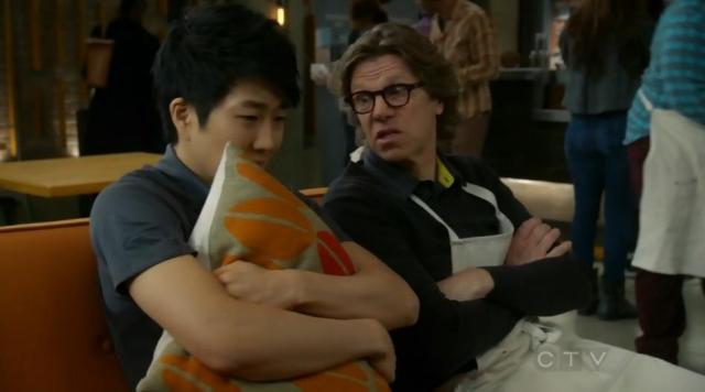 The Neighbors S2x14 - Reggie is tickle me emo