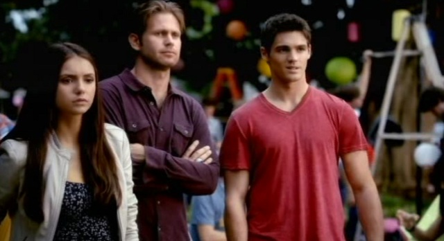 The Vampire Diaries 3x07 Elena, Alaric, Jeremy, & Invisible Anna at History Speech