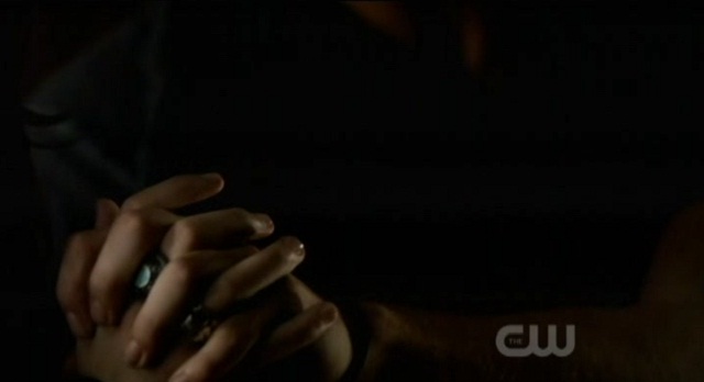 The Vampire Diaries 3x06 Jeremy and Anna hold hands