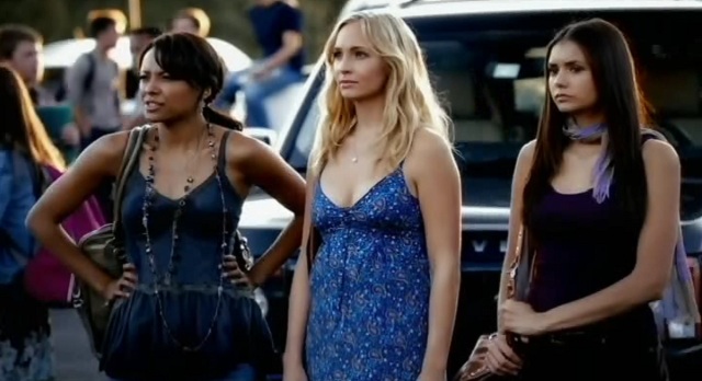 The Vampire Diaries 3x06 Bonnie Caroline and Elena at school