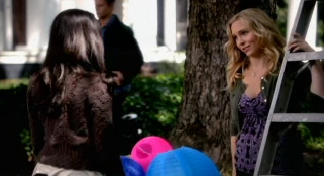 The Vampire Diaries 3x07 Bonnie and Caroline prepare for festival