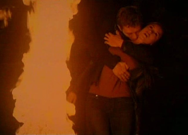 The Vampire Diaries S3x01 - Feeding by the Fire