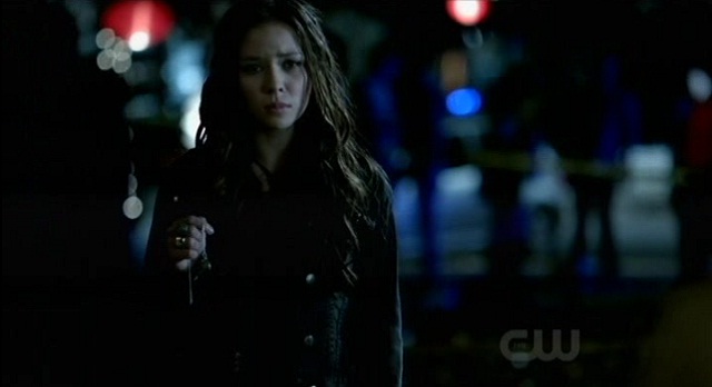 The Vampire Diaries 3x07 Anna has the necklace